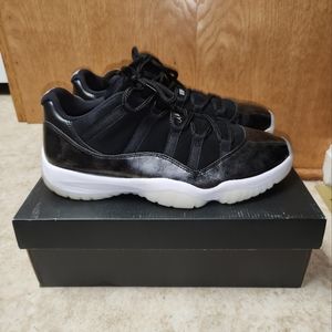 Jordan 11 Sneakers